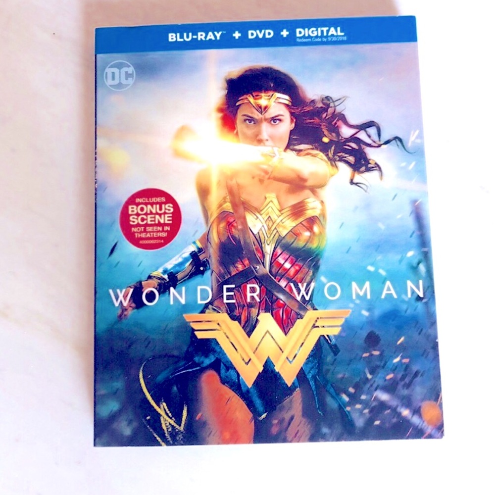 Wonder Woman 2017 DC Comic Book Action Movie Blu-Ray DVD 2-Disc Combo